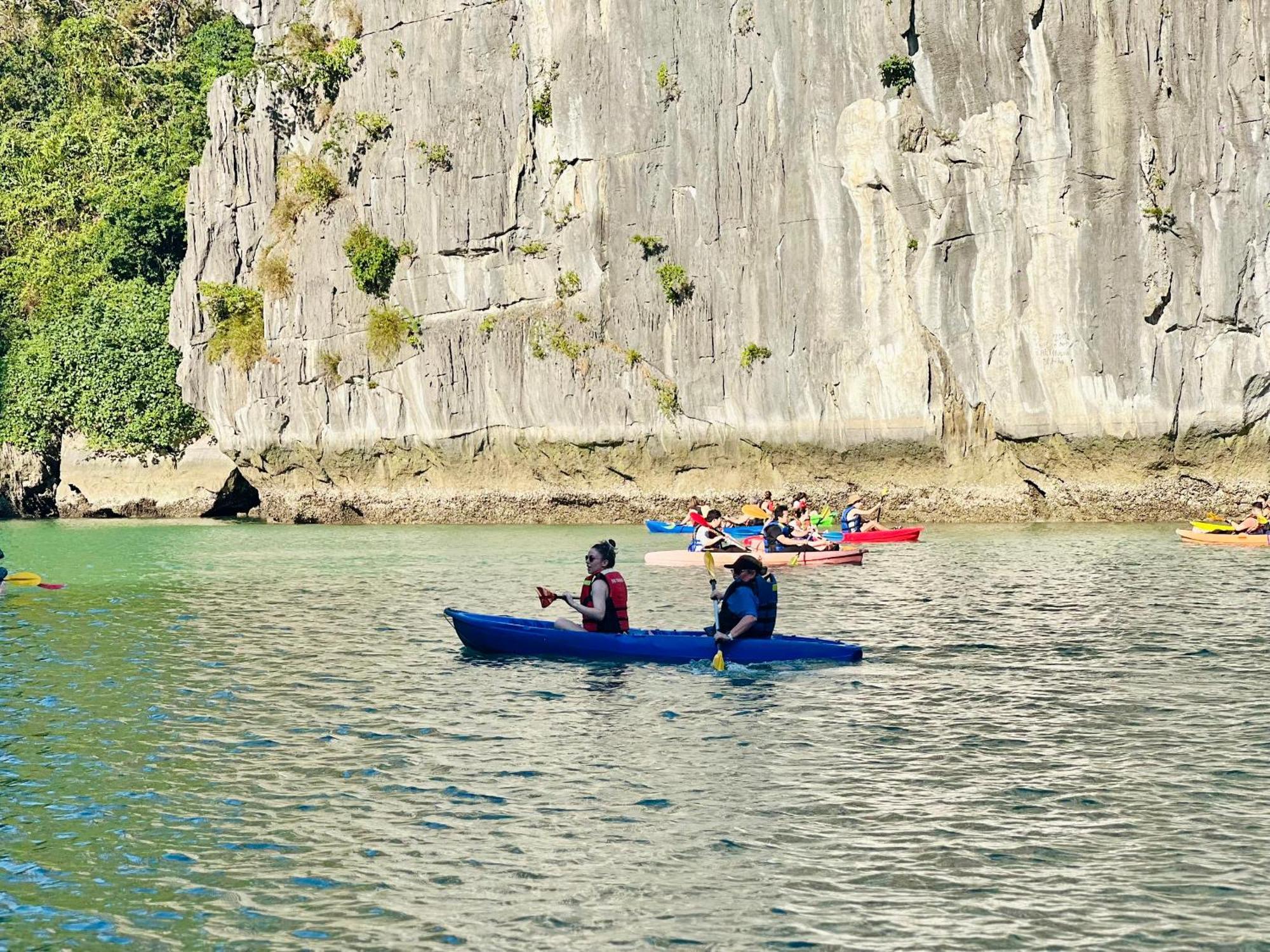 Hotel Dragon Crown Legend Cruise Ha Long Zewnętrze zdjęcie