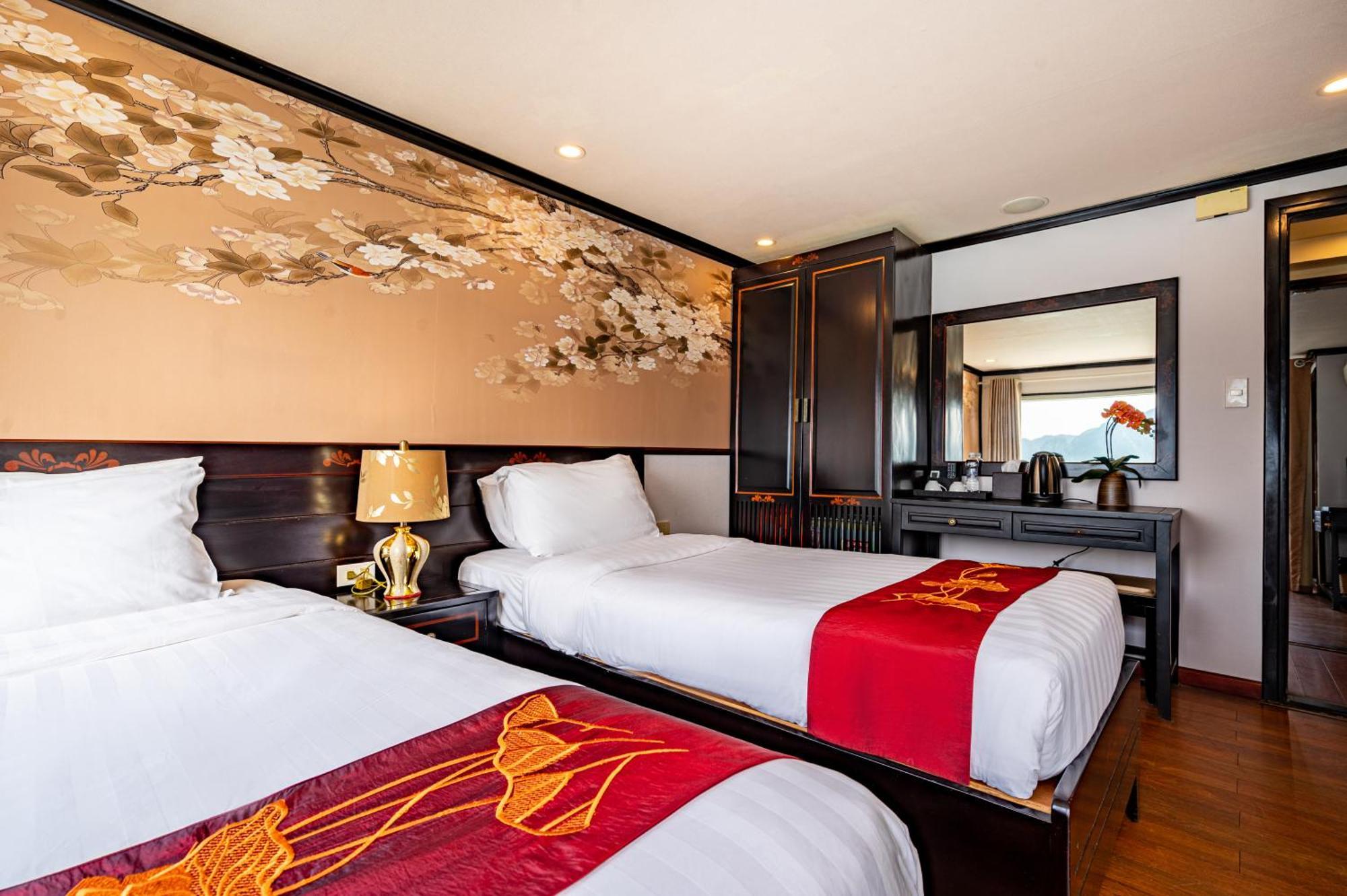 Hotel Dragon Crown Legend Cruise Ha Long Zewnętrze zdjęcie