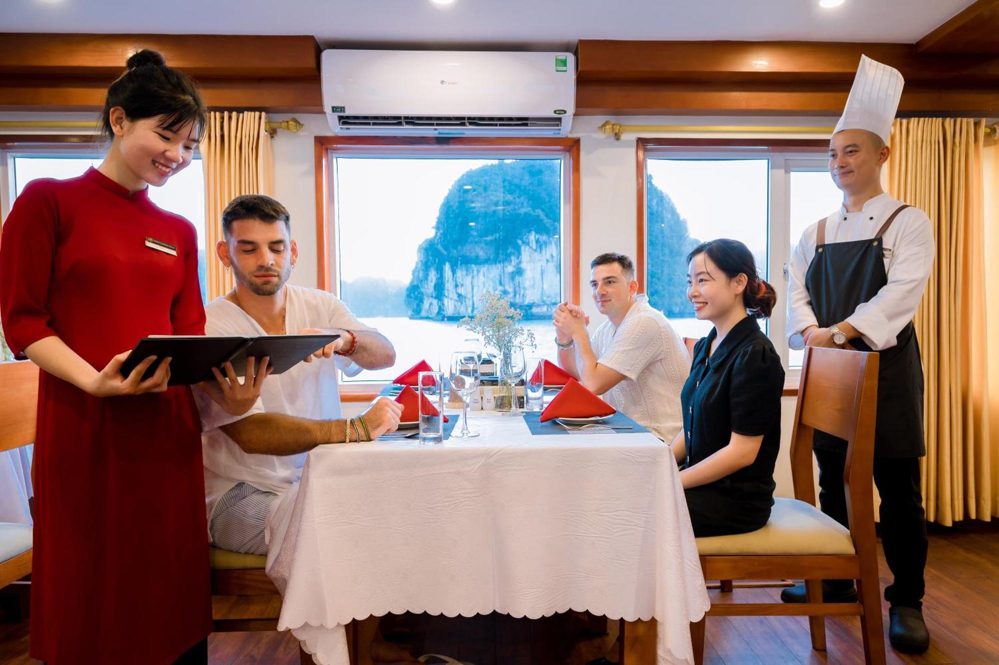 Hotel Dragon Crown Legend Cruise Ha Long Zewnętrze zdjęcie