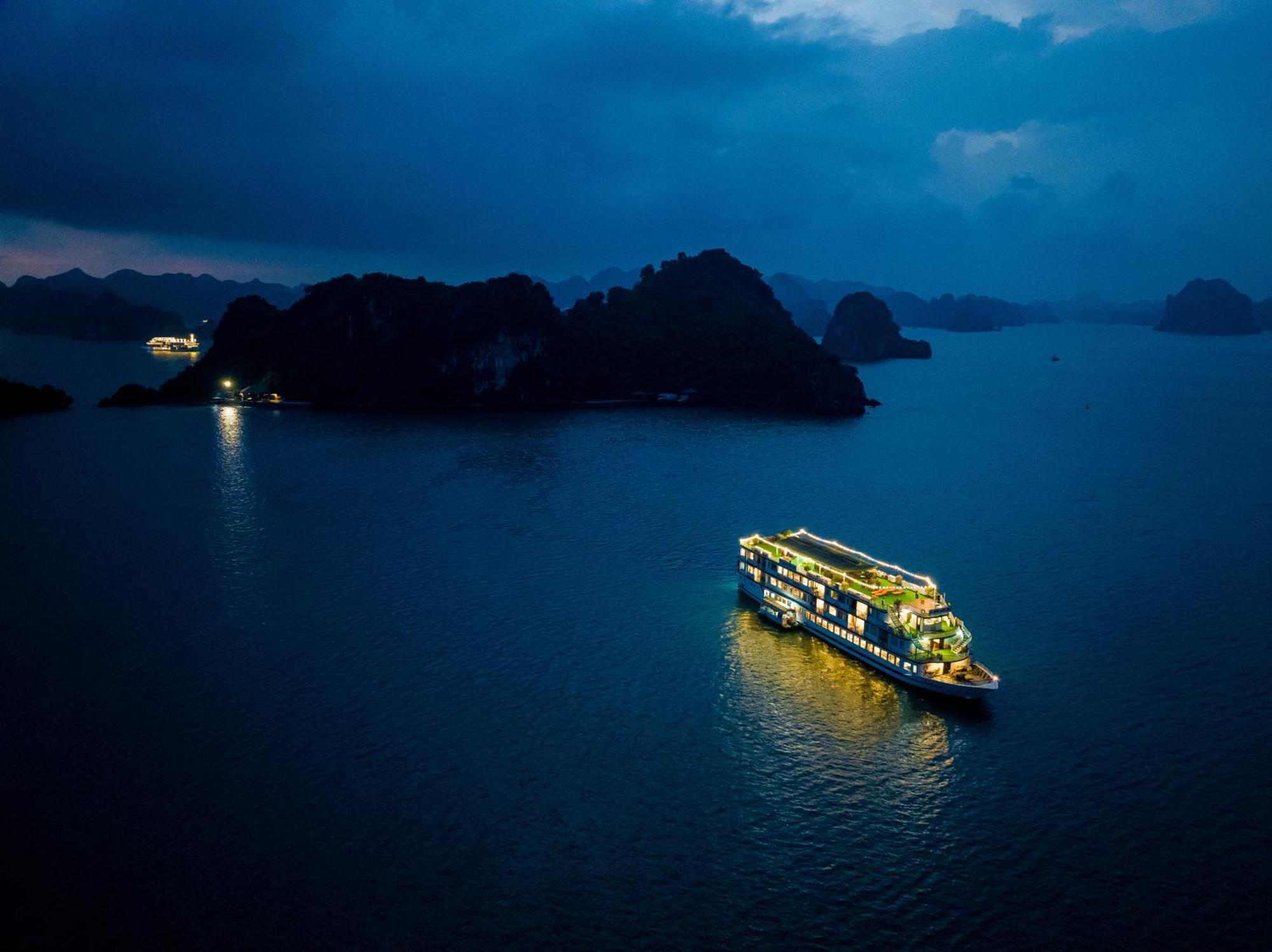 Hotel Dragon Crown Legend Cruise Ha Long Zewnętrze zdjęcie