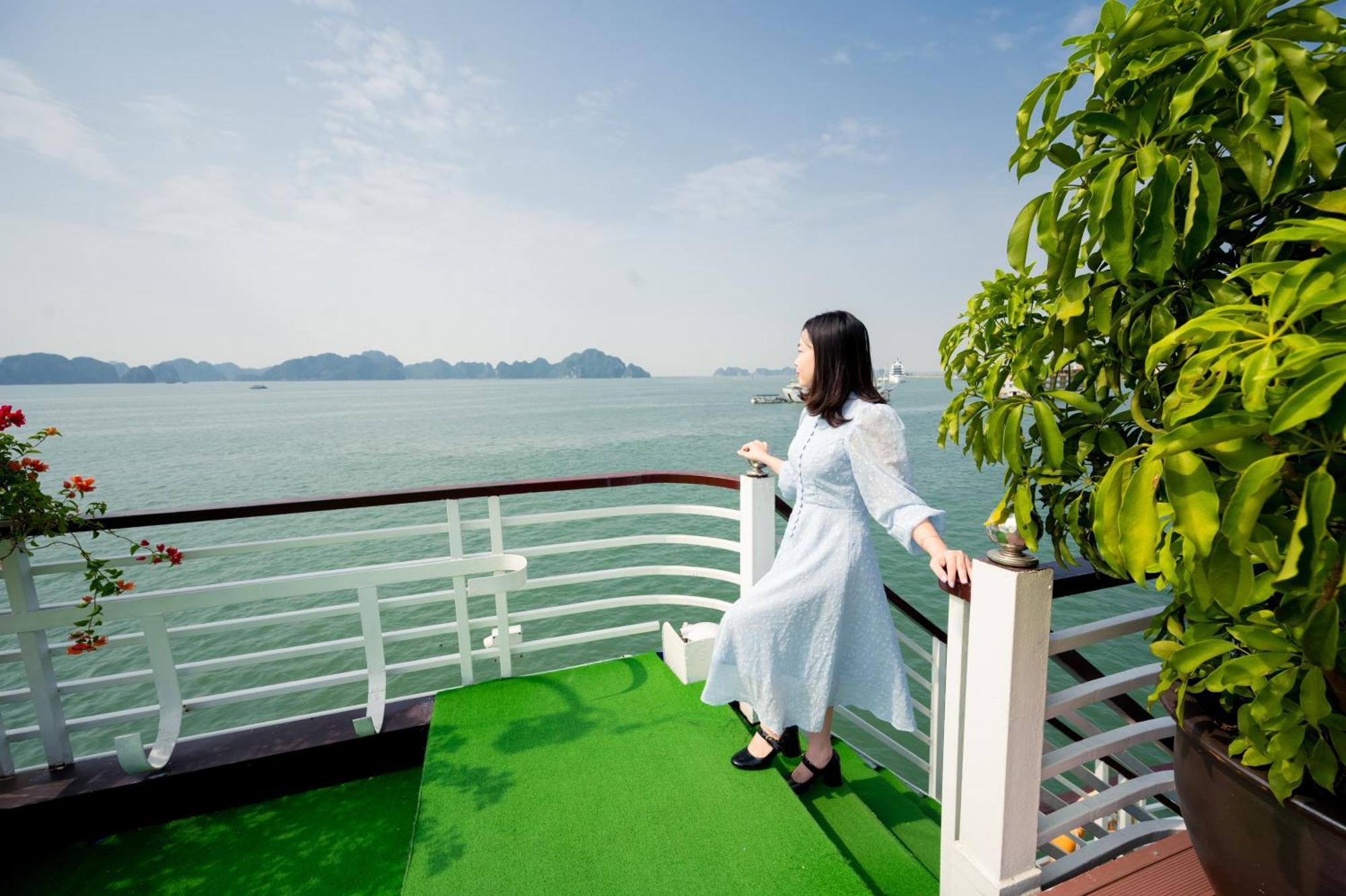 Hotel Dragon Crown Legend Cruise Ha Long Zewnętrze zdjęcie