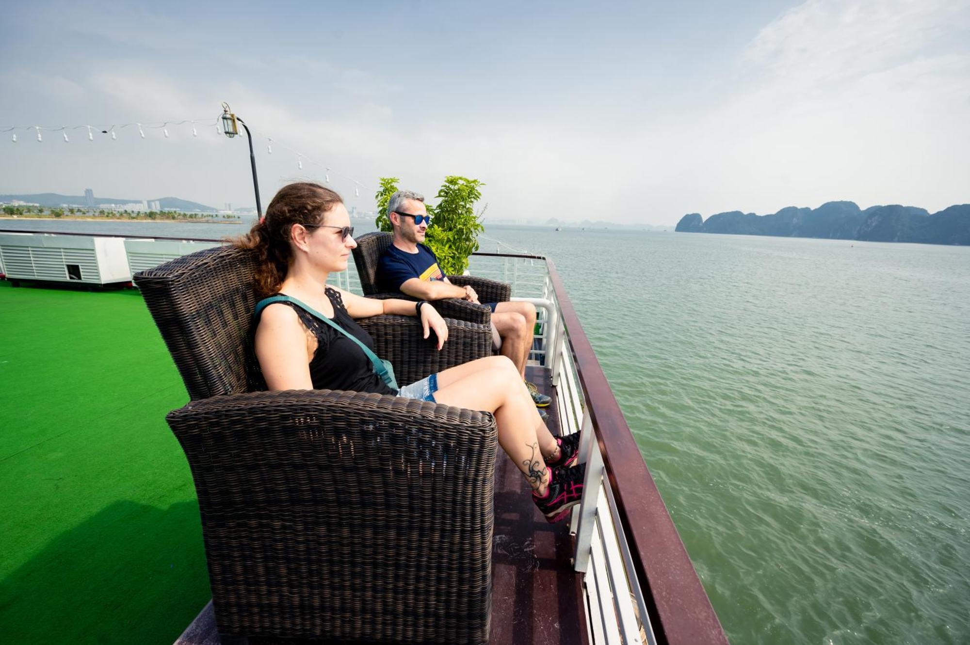Hotel Dragon Crown Legend Cruise Ha Long Zewnętrze zdjęcie